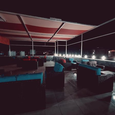Hotel Zuwwar Aqaba Esterno foto