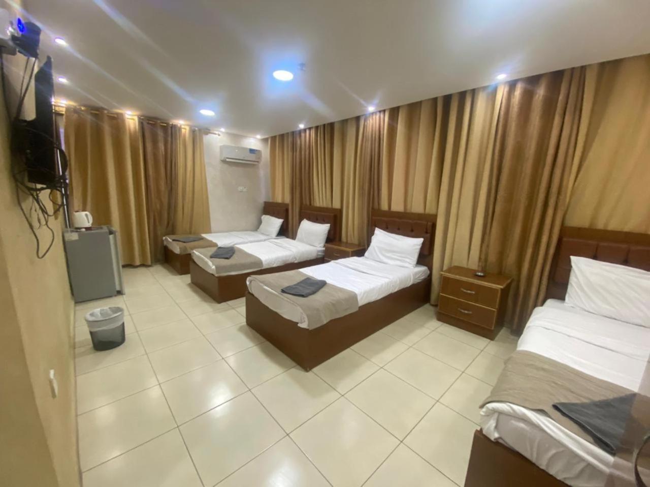 Hotel Zuwwar Aqaba Esterno foto