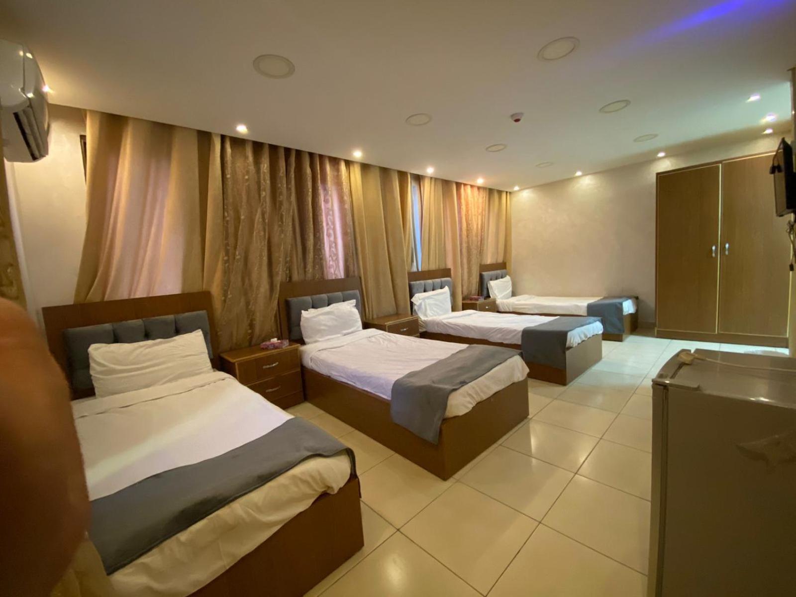 Hotel Zuwwar Aqaba Esterno foto