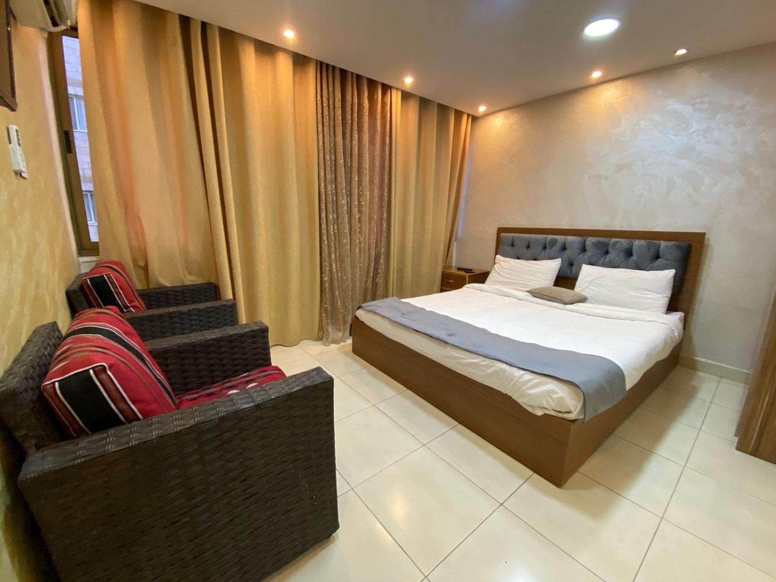Hotel Zuwwar Aqaba Esterno foto