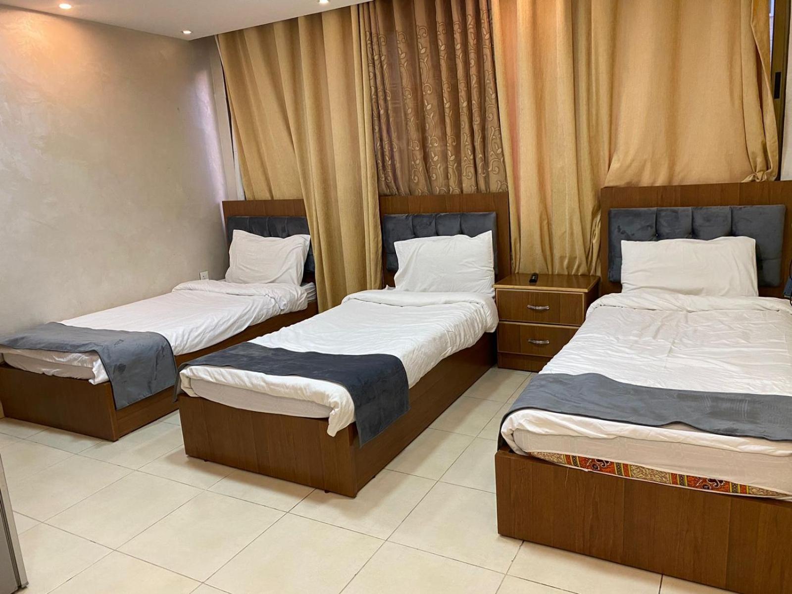 Hotel Zuwwar Aqaba Esterno foto