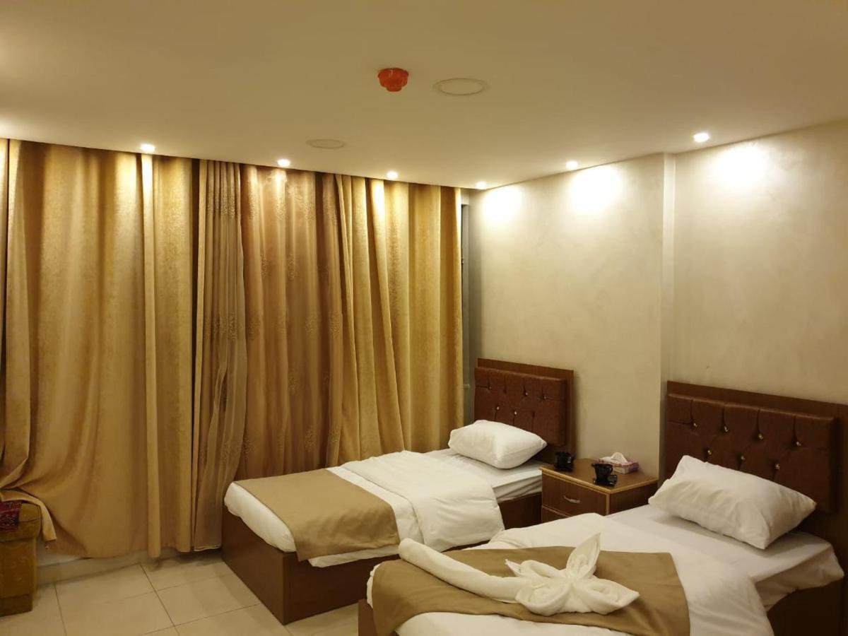 Hotel Zuwwar Aqaba Esterno foto