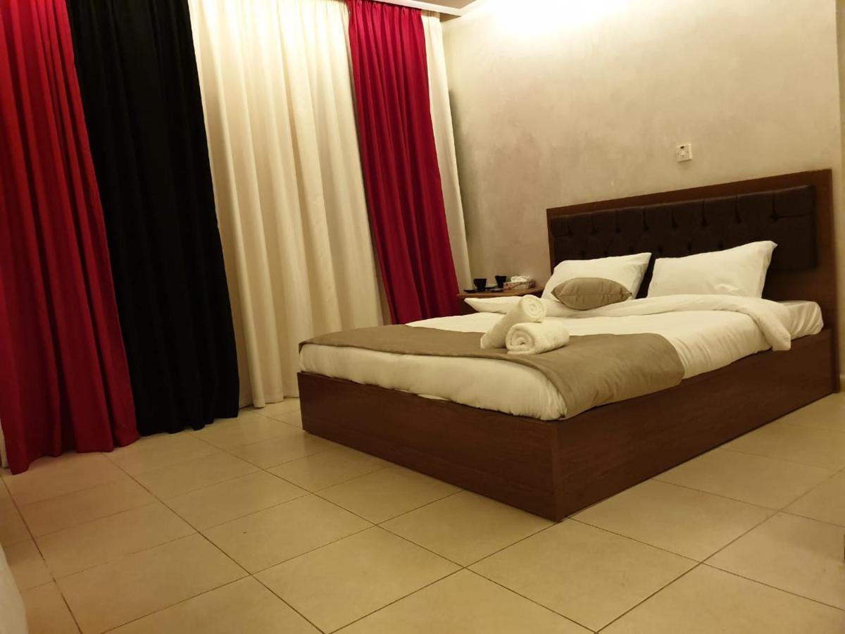 Hotel Zuwwar Aqaba Esterno foto