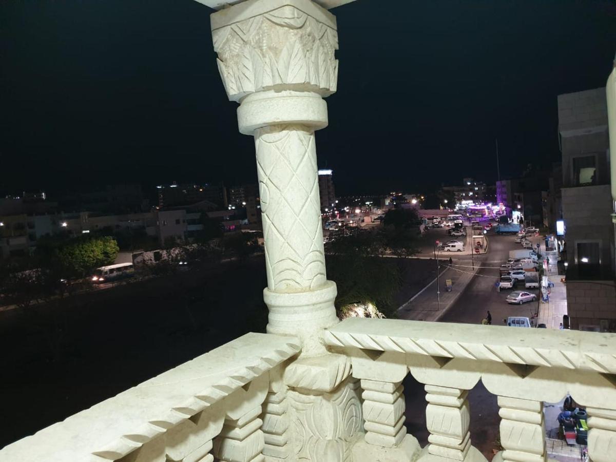 Hotel Zuwwar Aqaba Esterno foto