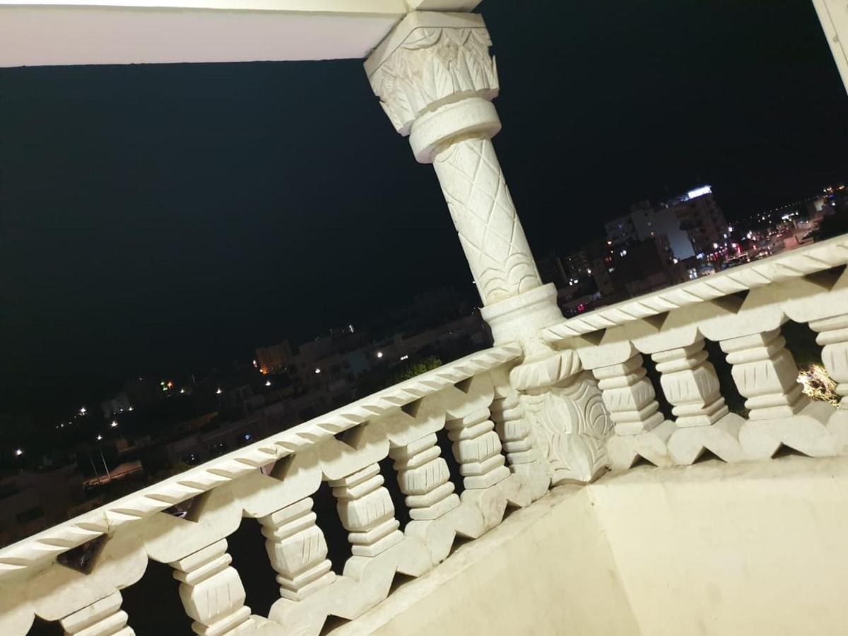 Hotel Zuwwar Aqaba Esterno foto