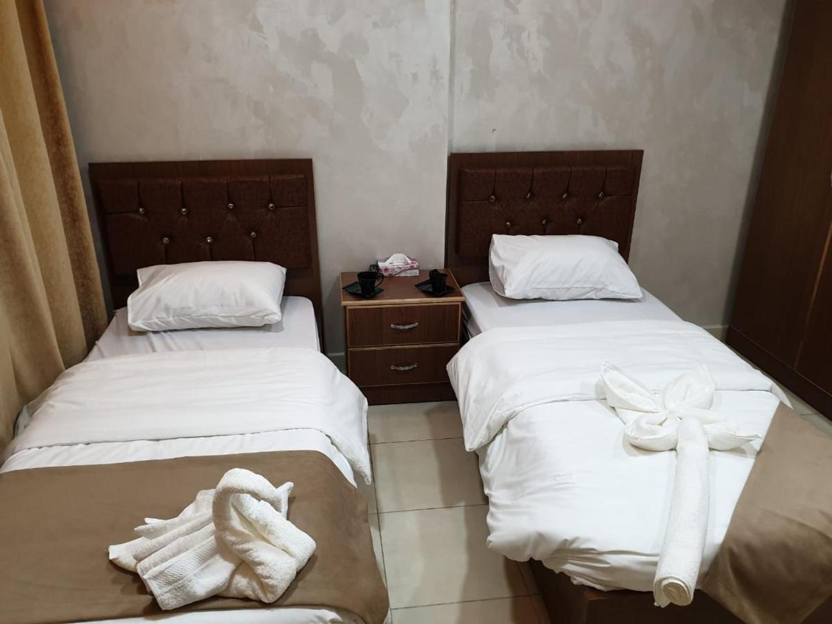 Hotel Zuwwar Aqaba Esterno foto