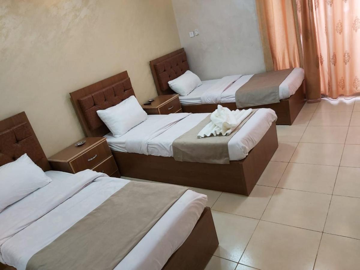 Hotel Zuwwar Aqaba Esterno foto