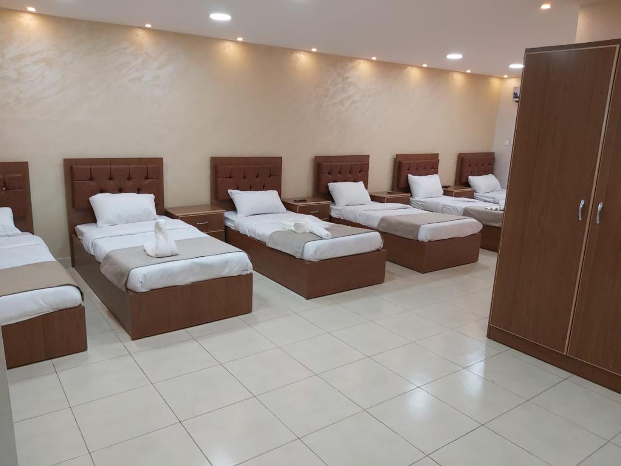 Hotel Zuwwar Aqaba Esterno foto