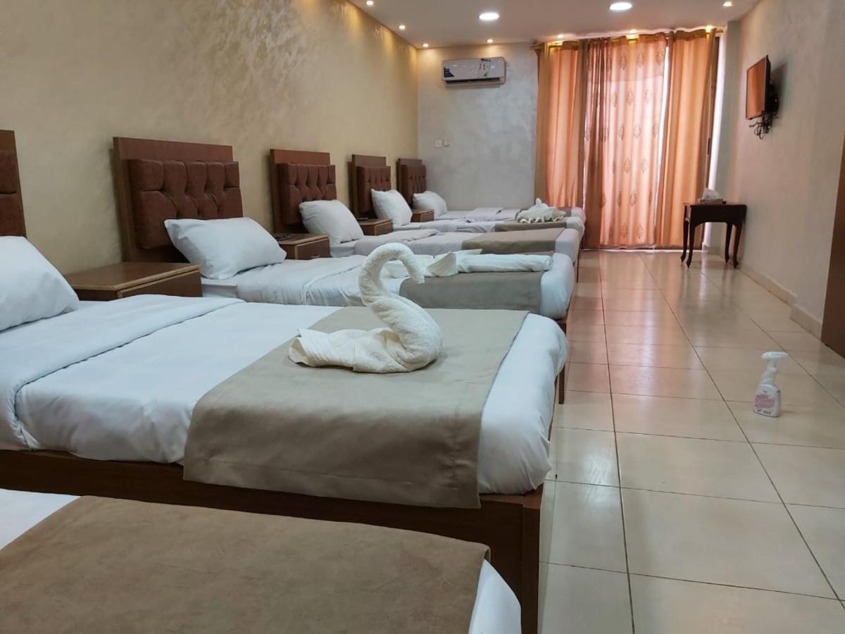 Hotel Zuwwar Aqaba Esterno foto